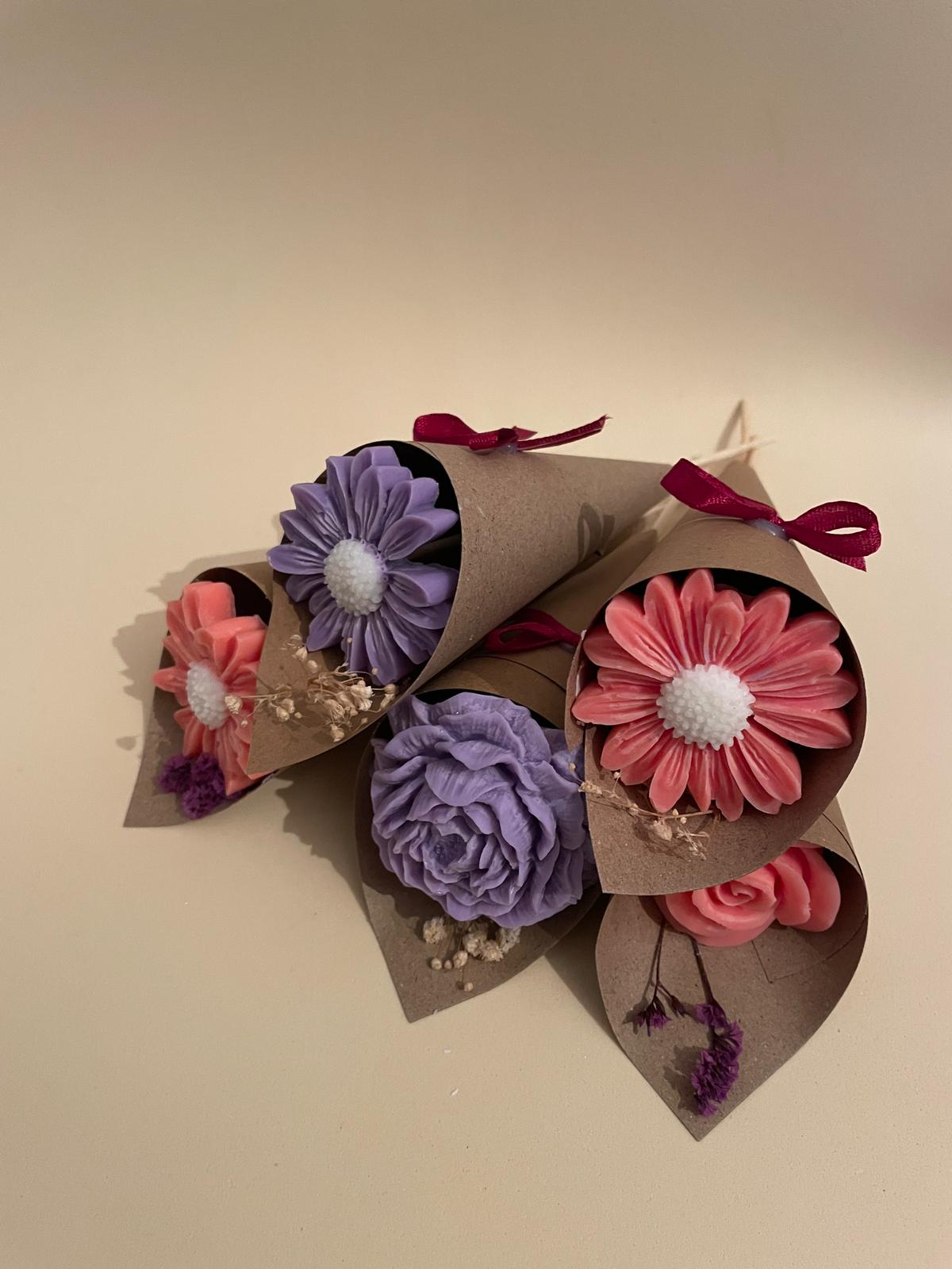 vela flor en cono